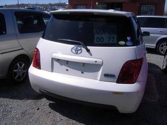 2005 Toyota ist Pics