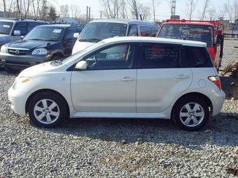 2005 Toyota ist Photos
