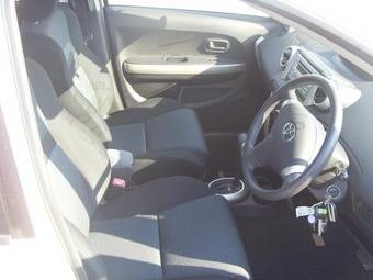 2005 Toyota ist Images