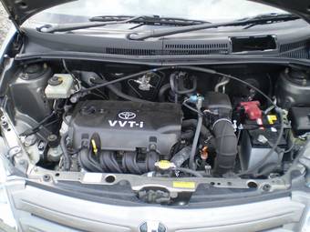 2005 Toyota ist Photos