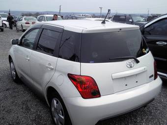 2005 Toyota ist Photos