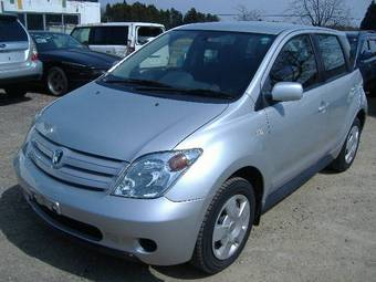 2005 Toyota ist Photos