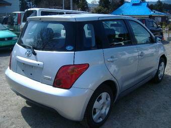 2005 Toyota ist Pictures