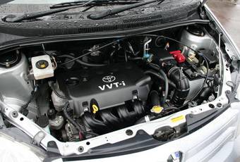 2005 Toyota ist Images