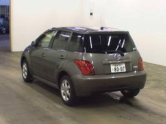 2005 Toyota ist Pictures