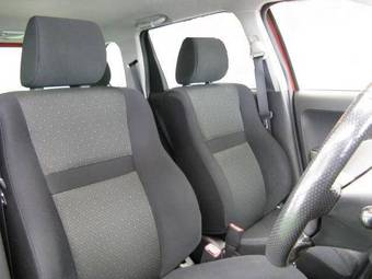2005 Toyota ist Photos