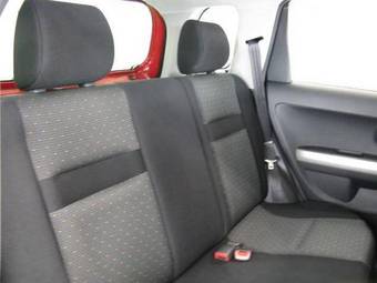 2005 Toyota ist Photos