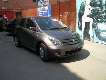 2005 Toyota ist Photos