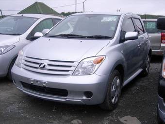 2005 Toyota ist Photos