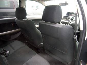 2005 Toyota ist Photos