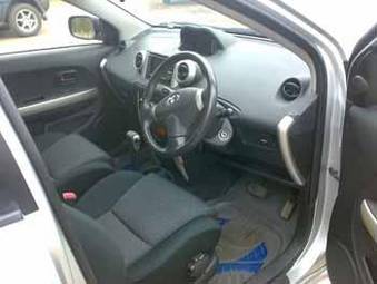 2005 Toyota ist Pictures