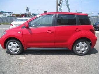 2005 Toyota ist Photos