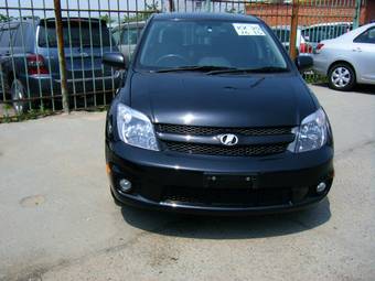 2005 Toyota ist Photos