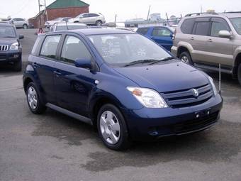 2005 Toyota ist Photos