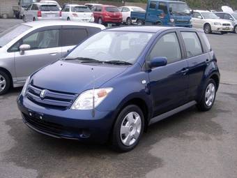 2005 Toyota ist Photos