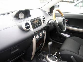 2005 Toyota ist Images