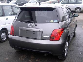 2005 Toyota ist Photos