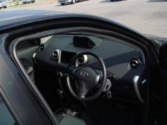 2005 Toyota ist Photos