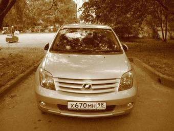 2005 Toyota ist Photos