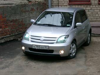 2005 Toyota ist Photos