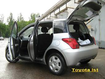 2005 Toyota ist For Sale