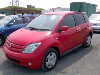 2005 Toyota ist Photos