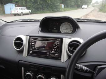 2005 Toyota ist Pictures