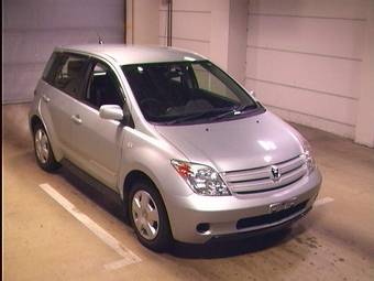 2005 Toyota ist Photos