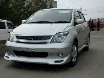 2005 Toyota ist Photos