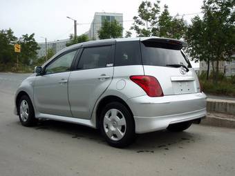 2005 Toyota ist Photos