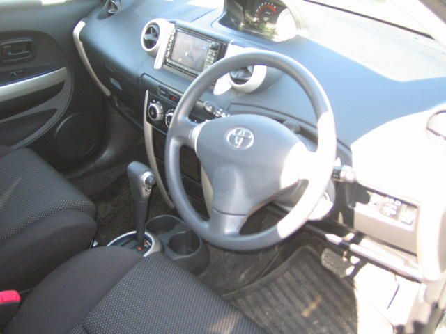 2006 Toyota ist