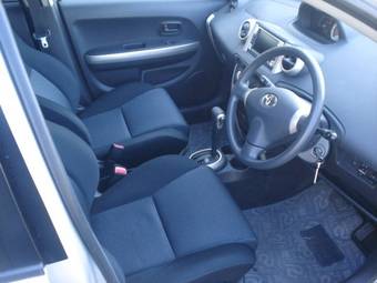 2006 Toyota ist Pictures