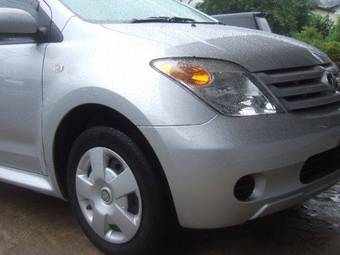 2006 Toyota ist Pictures