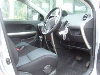 2006 Toyota ist Photos