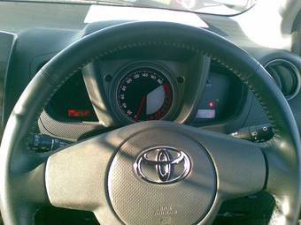 2008 Toyota ist Photos