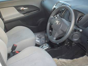 2008 Toyota ist Photos