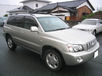 2000 Toyota Kluger V