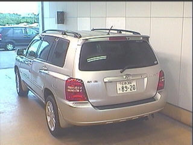 2000 Toyota Kluger V