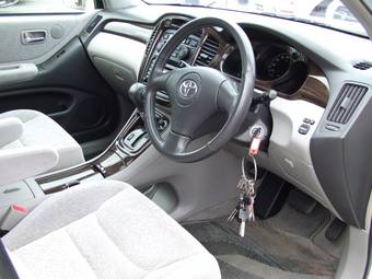 2000 Toyota Kluger V Pictures