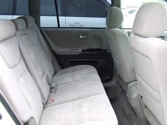 2000 Toyota Kluger V Images