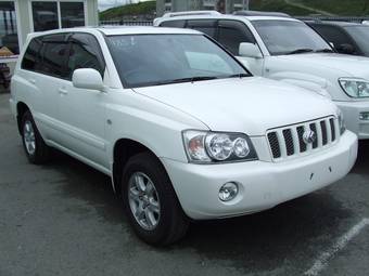 2000 Toyota Kluger V Photos