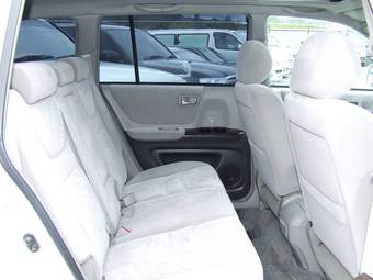 2000 Toyota Kluger V Pics