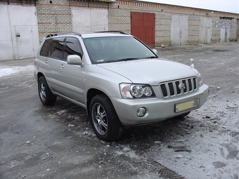 2001 Toyota Kluger V