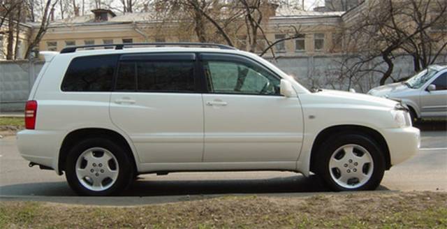 2001 Toyota Kluger V