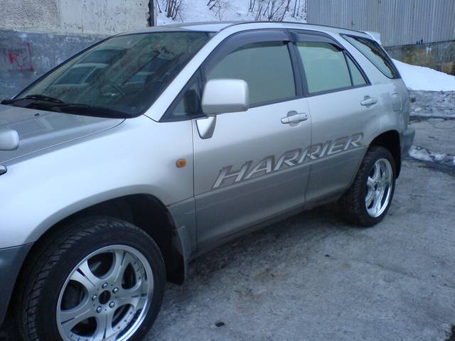 2001 Toyota Kluger V