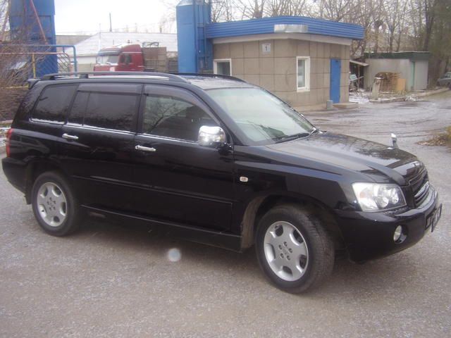 2001 Toyota Kluger V