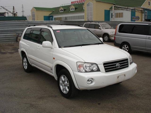 2001 Toyota Kluger V