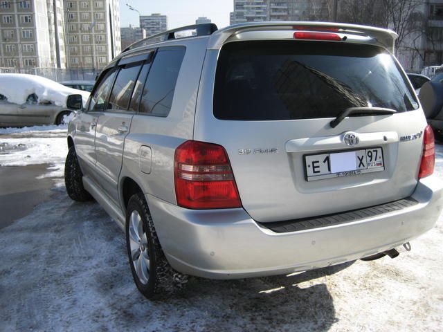 2001 Toyota Kluger V