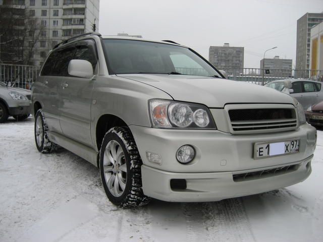 2001 Toyota Kluger V