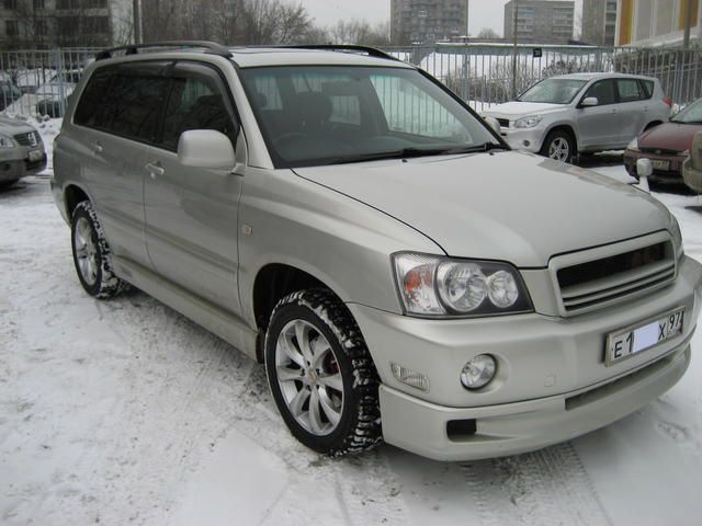 2001 Toyota Kluger V